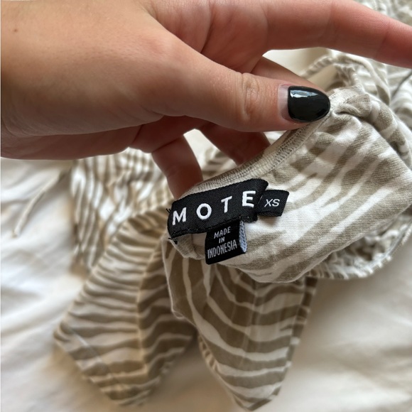 Motel Open Back Dress - Picture 3 of 3